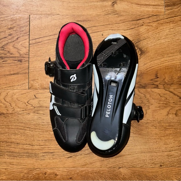 Peloton Cycling Black Red Shoes Size 39 Women’s 8 Men’s 6 - Picture 4 of 8